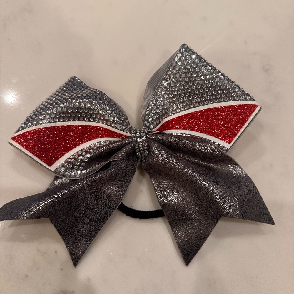 Cheer bow